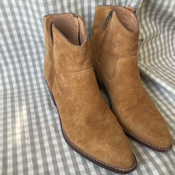 Madewell suede western cowboy inspired ankle Hailie boots in great condition. - Picture 3 of 16